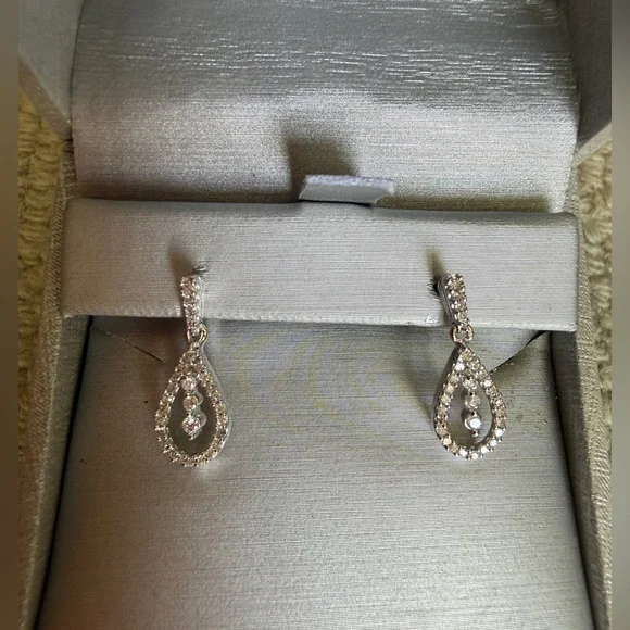 Zales 10k White Gold Diamond Accent Teardrop Drop Earrings - Picture 1 of 4